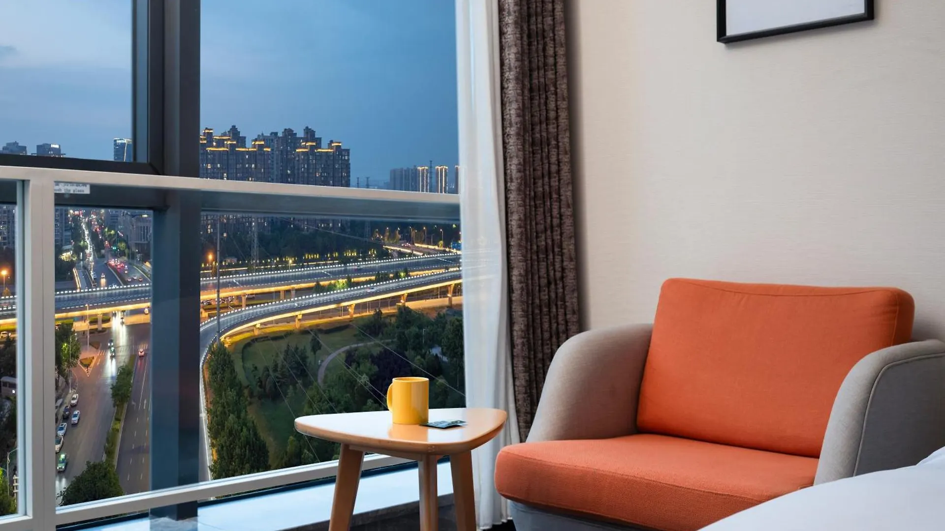 Hotel Holiday Inn Express Zhengzhou Zhengdong By Ihg