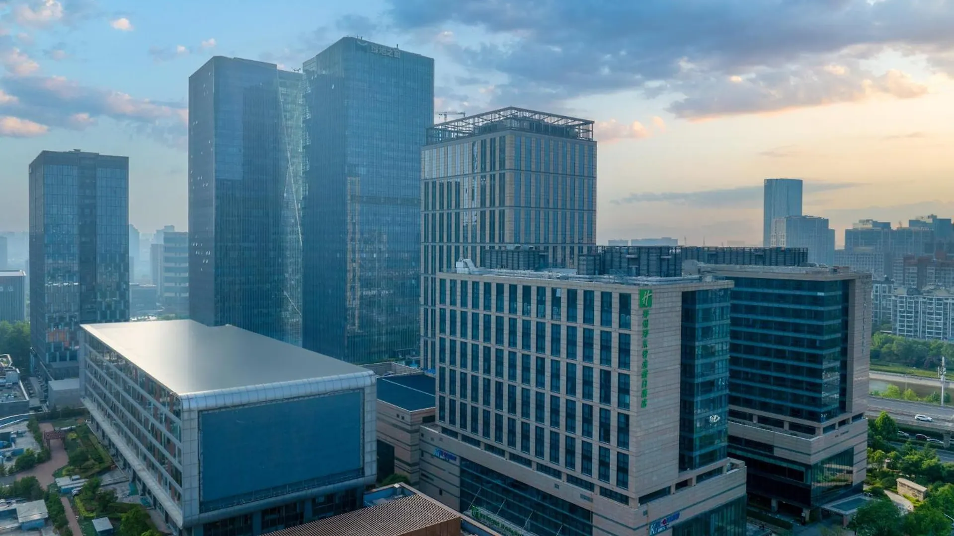 Hotel Holiday Inn Express Zhengzhou Zhengdong By Ihg